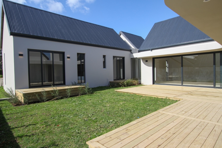 4 Bedroom Property for Sale in Baron View Western Cape